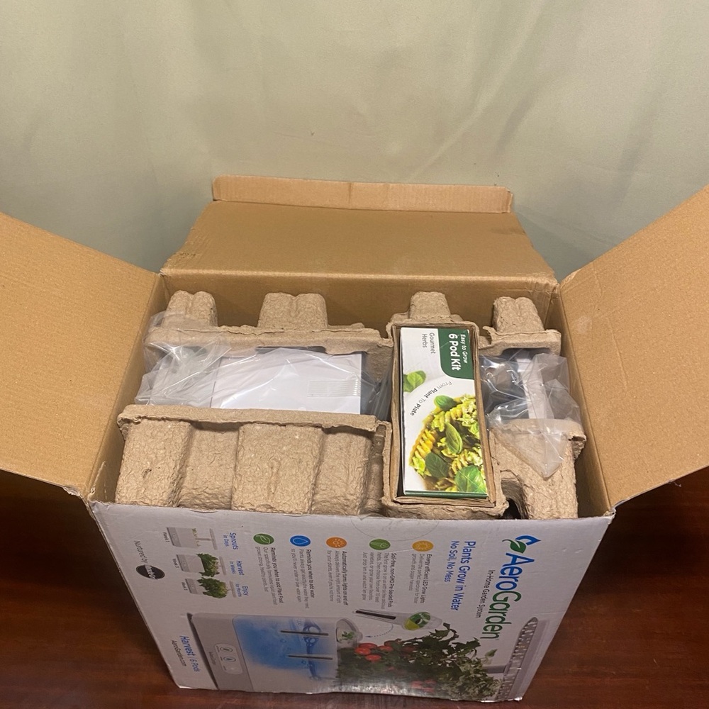 AeroGarden Harvest Indoor Garden System Harvest 6 Pod Kit NIB (Open Box) - Picture 3 of 11